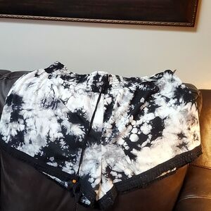 No Boundaries shorts